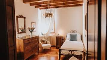Habitación individual tradicional | Escritorio, espacio para trabajar con laptop y wifi gratis