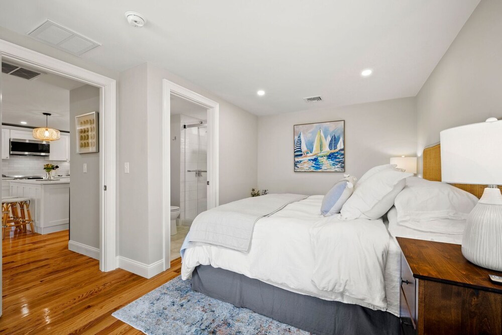 Compass RoseCoastal Chic Home Walk to Beach! Narragansett Vrbo