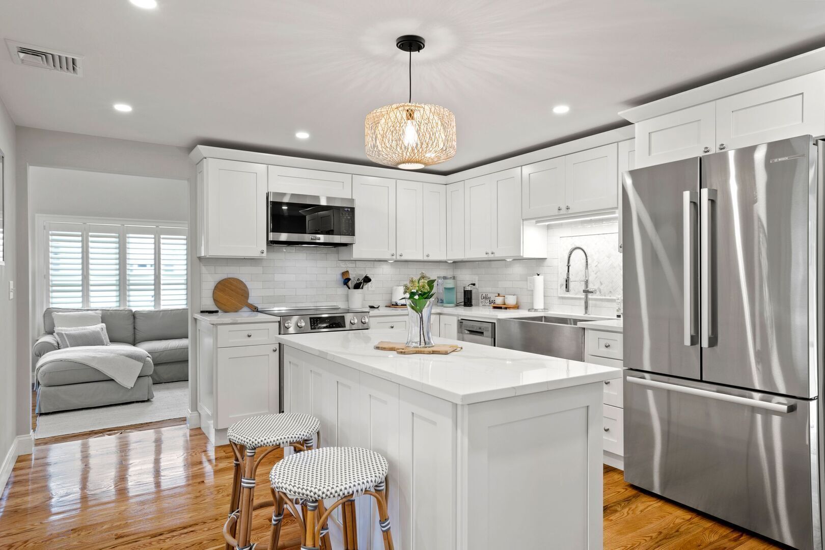 Compass Rose-Coastal Chic Home Walk to Beach!