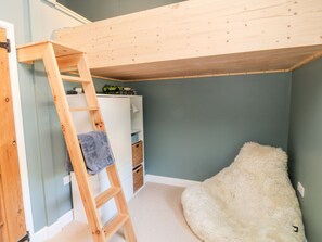 4 bedrooms, individually decorated, individually furnished, free WiFi
