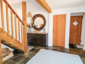 4 bedrooms, individually decorated, individually furnished, free WiFi - The Old Stables (Newquay)