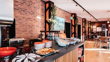 Petit déjeuner buffet servi tous les jours en supplément