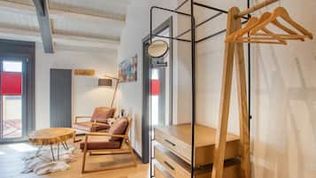Deluxe Suite | 1 bedroom, desk, laptop workspace, free WiFi