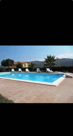 Seasonal outdoor pool