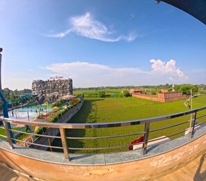 Mountain view - Fun n City Waterpark, Adventure n Resort (Masaurhi)