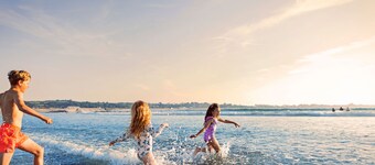 Outdoor Adventure Glamping Retreat: Family Friendly, Sea Views