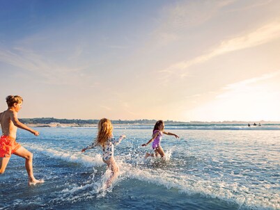 Outdoor Adventure Glamping Retreat: Family Friendly, Sea Views
