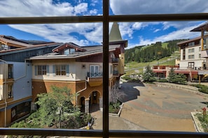 Interior - Hearthstone Lodge #328 (Sun Peaks)