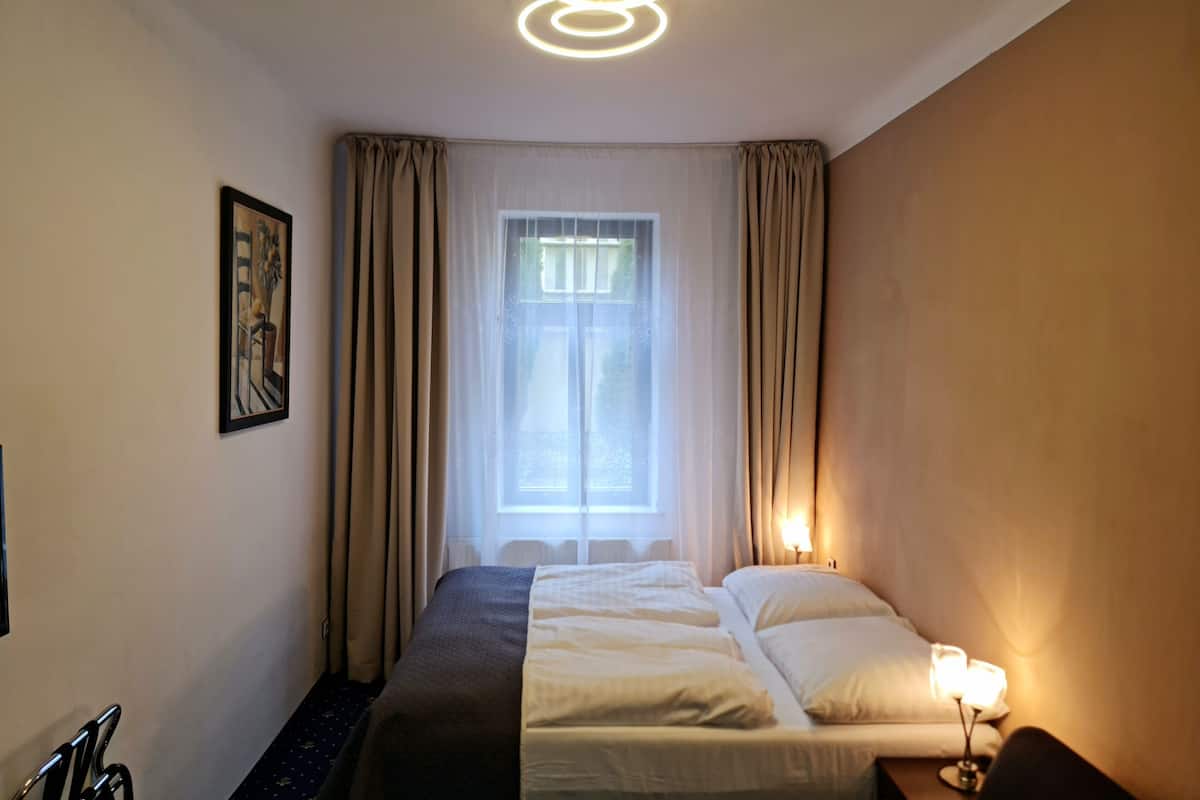 Chambre Double Standard, 1 très grand lit