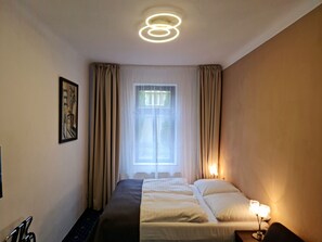 Dobbeltrom – standard, 1 kingsize-seng | Allergitestet sengetøy, minibar og individuelt dekorert