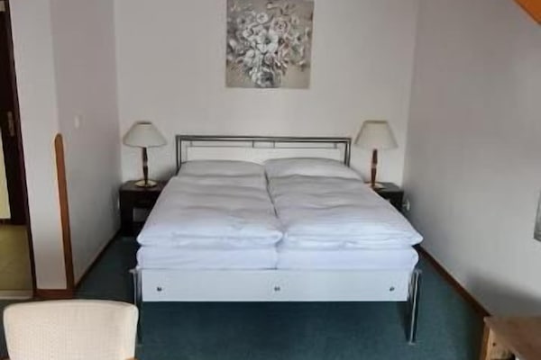 Junior szoba | 1 hálószoba, hipoallergén ágynemű, minibár és egyedi dekoráció