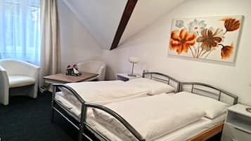 Habitación doble estándar, 1 cama King size | 1 habitación, ropa de cama hipoalergénica y minibar