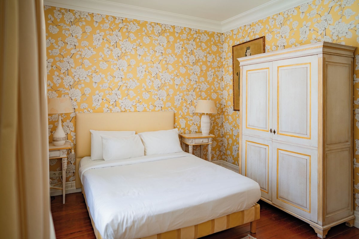 The Japanese Room | Minibar, in-room safe, desk, WiFi (free)
