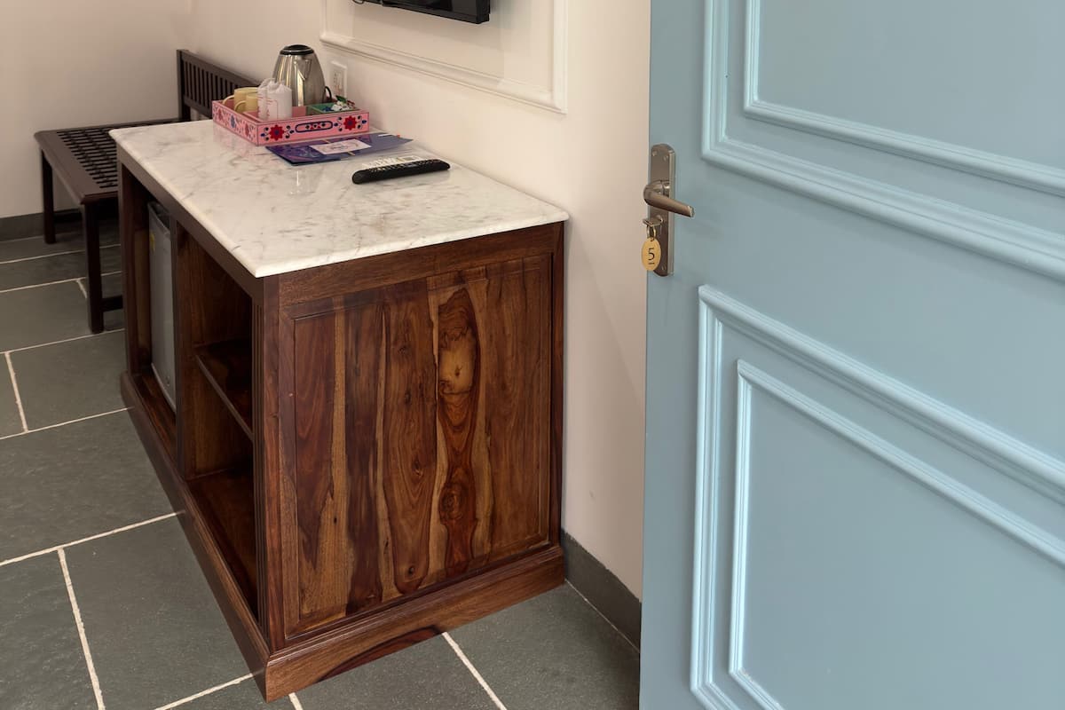 Habitación doble | Minibar (con algunos artículos gratuitos), escritorio, wifi gratis