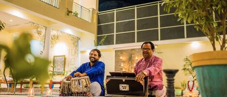 Fasade – kveld/natt