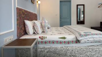 Habitación doble | Minibar (con algunos artículos gratuitos), escritorio, wifi gratis