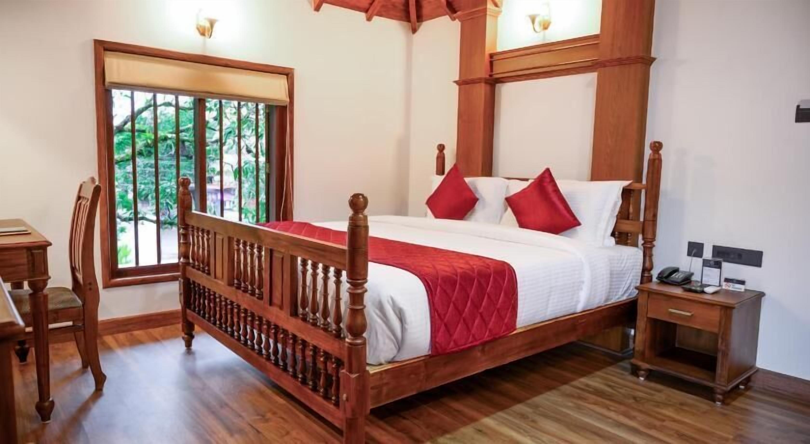 1 habitación, decoración personalizada, muebles diferentes y escritorio 