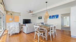 Dining - Charming Beach Cottage - 39 Kianga Parade (Kianga)