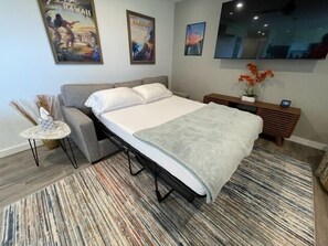 1 bedroom, WiFi, bed sheets