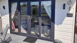 Chalet, Multiple Beds | Property grounds - Pebble Lodge, pet Friendly, Bright and Sunny Home (Wisbech)