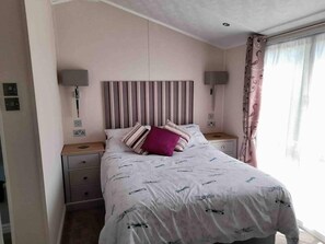 Chalet, Multiple Beds | 2 bedrooms, iron/ironing board, free WiFi, bed sheets