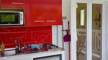 Fridge, microwave, stovetop, toaster