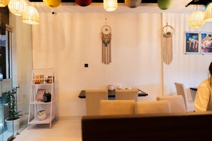 Coffee shop - Baranda Restro and Events (Besishahar)