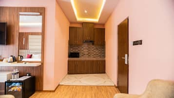 Executive Room | In-room safe, desk, soundproofing, iron/ironing board