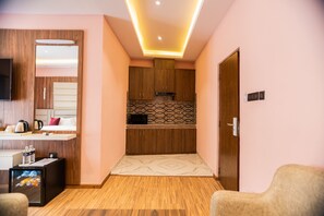 Habitación ejecutiva | Caja de seguridad en la habitación, escritorio y insonorización 