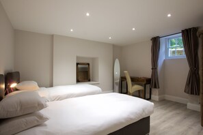 Lägenhet (102) | Sängtillbehör av högsta kvalitet, memory foam-madrasser och skrivbord