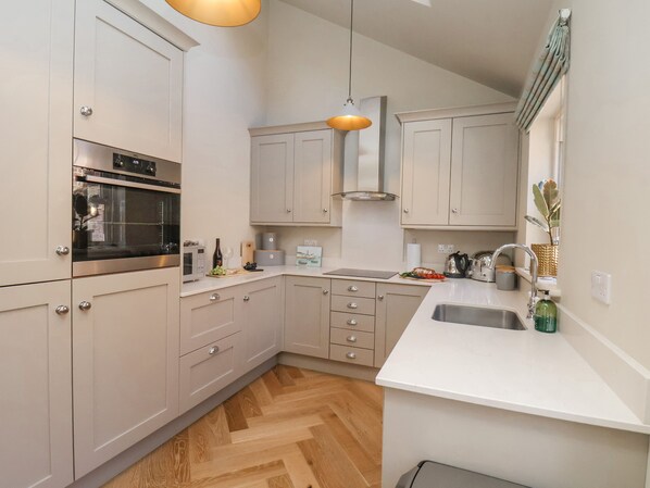 Fridge, dishwasher, electric kettle, toaster