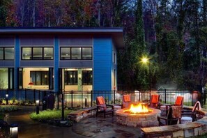 Terrace/patio - Embassy Suites by Hilton Gatlinburg Resort (GATLINBURG)