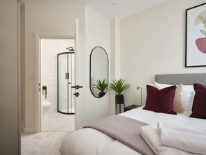 2-bedroom 2 bathroom - Fulham  Hestercombe House by Viridian Apartments (London)