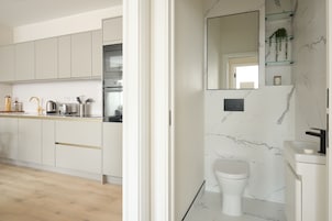 3-bedroom 3 bathroom | Cofres nos quartos, espaço de trabalho para notebook