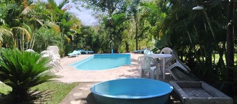 Sítio, casa inteira, em Nova Iguaçu, muito bem localizado.