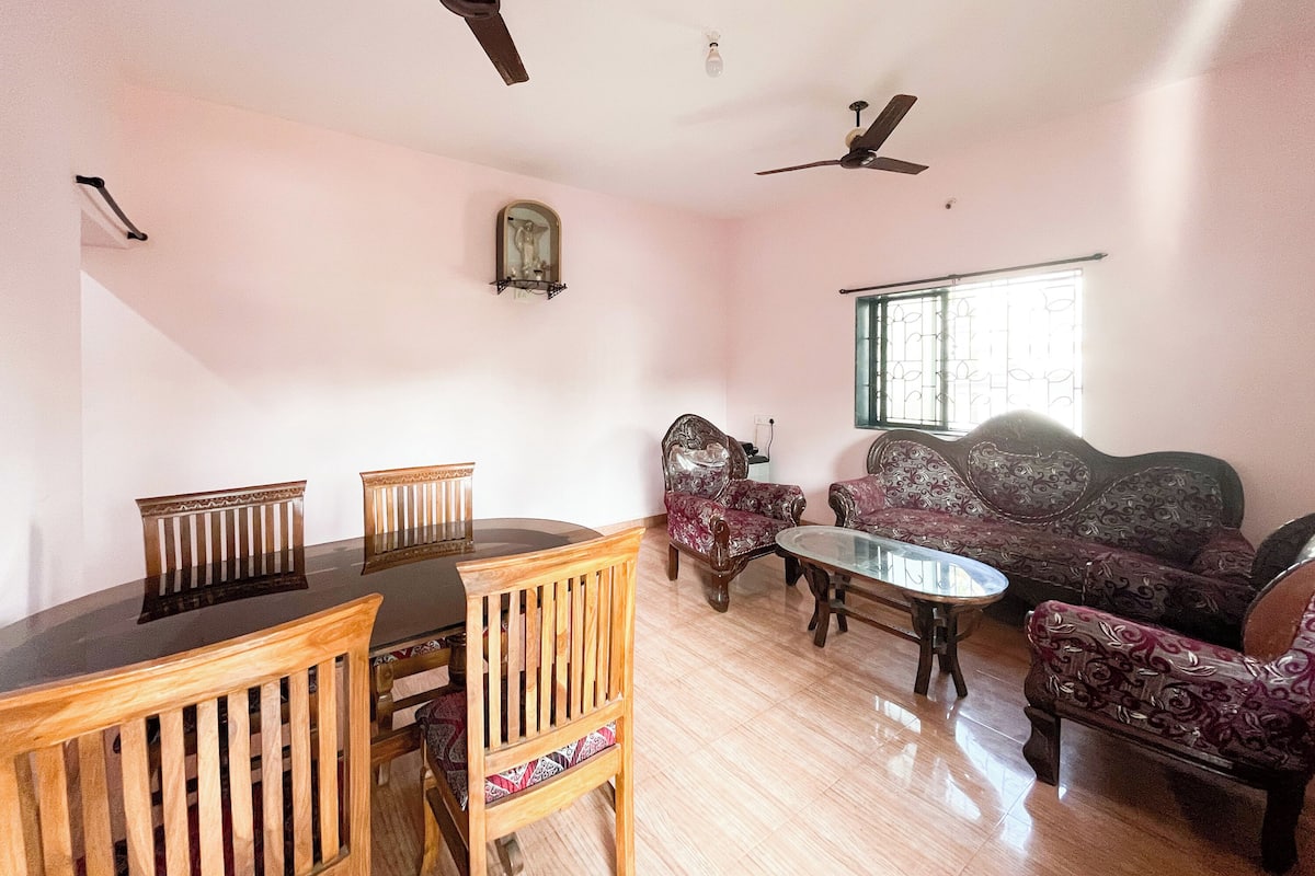 Studio Confort, 1 lit double | Coin séjour