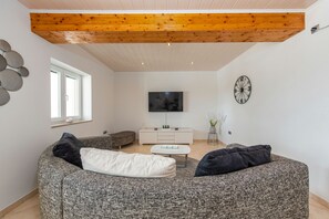 Villa, 4 Bedrooms, Private Pool, Mountain View | Living room - Villa Milemare (Benkovac)