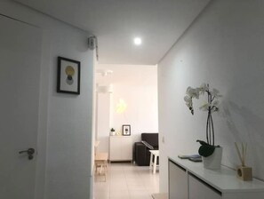 Interior - Modern 1 bed apartment and Carihuela - Torremolino (Torremolinos)