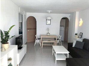 Smart TV - Modern 1 bed apartment and Carihuela - Torremolino (Torremolinos)