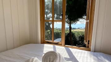 1 chambre, fer et planche Ă  repasser, Wi-Fi gratuit, draps fournis