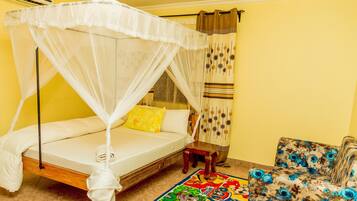 Quarto casal conforto | Espaço de trabalho para notebook, Wi-Fi de cortesia