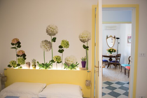 APARTMENT IN THE CENTER AND NEAR THE PORT TO THE AEOLIAN ISLANDS