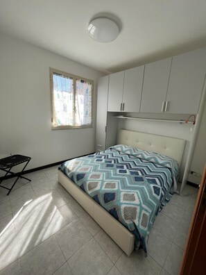 2 間睡房、熨斗/熨衫板、可攜式嬰兒床、免費 Wi-Fi