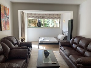 3 bedrooms, desk, free WiFi - 3-Bedroom Apartment on Beach Cassiopeia (Platanias)