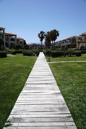 Exterior - 3-Bedroom Apartment on Beach Cassiopeia (Platanias)