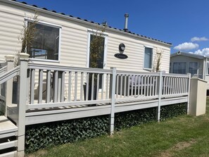 Exterior - Pets Stay Free 2 Bedroom Caravan at Heacham Beach (King's Lynn)