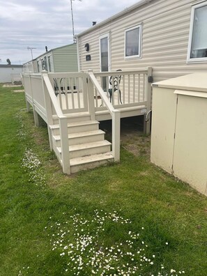 Exterior - pet Free 2 Bedroom Caravan With Decking at Heacham (King's Lynn)