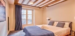 4 bedrooms, desk, iron/ironing board, travel cot - An Iconic Home Perfectly Located Between the Montorgueil & Les Halles (Paris)