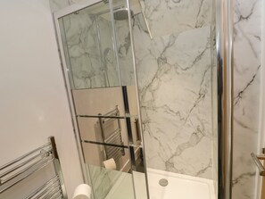 Shower - Pol View (Helston)