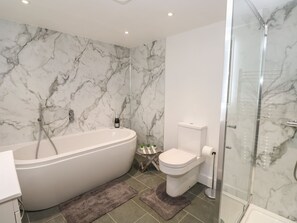 Shower - Pol View (Helston)